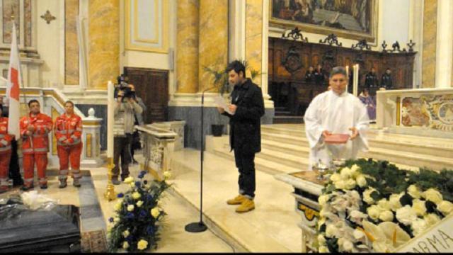 Palloncini bianchi per l'ultimo saluto al piccolo Ferdinando sbranato dal  cane del padre - AbruzzoLive