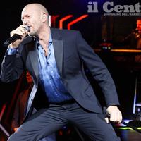 Biagio Antonacci in concerto a Pescara (foto Giampiero Lattanzio)