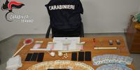 Cocaina e contanti sequestrati dai carabinieri della Compagnia di Alba Adriatica