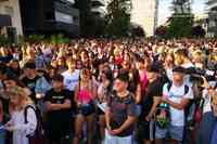 La folla di giovani alla veglia per Thomas (foto di Giampiero Lattanzio)
