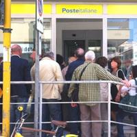 Fila alle Poste (archivio)