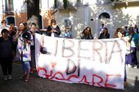 Un momento della manifestazione contro il Campetto Occupato