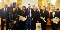 I sarti premiati nella sala consiliare del Comune di Penne